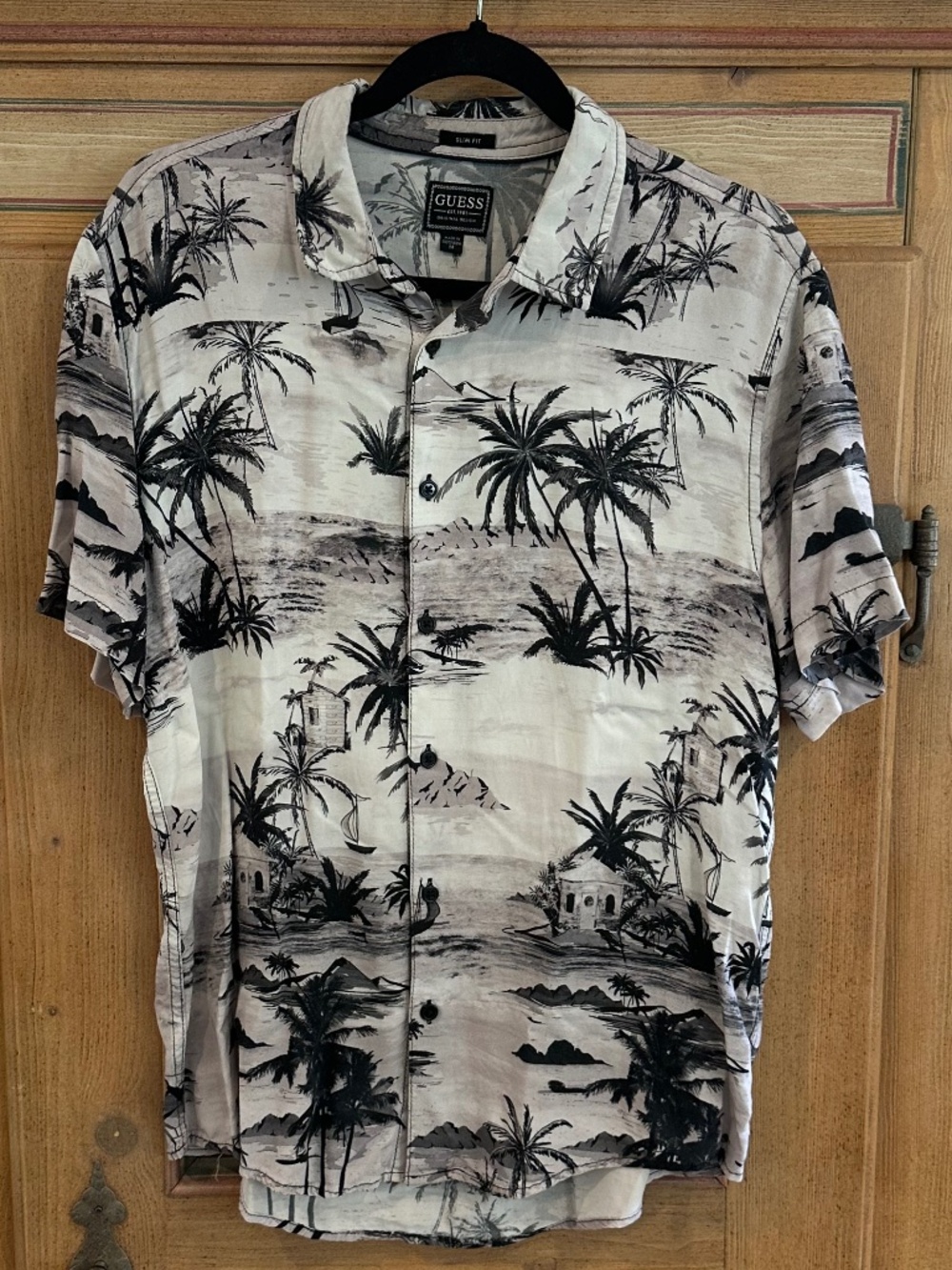 Men's - GUESS - Black/Grey/White Palm Tree Button Up Short Sleeve Shirt - Size M